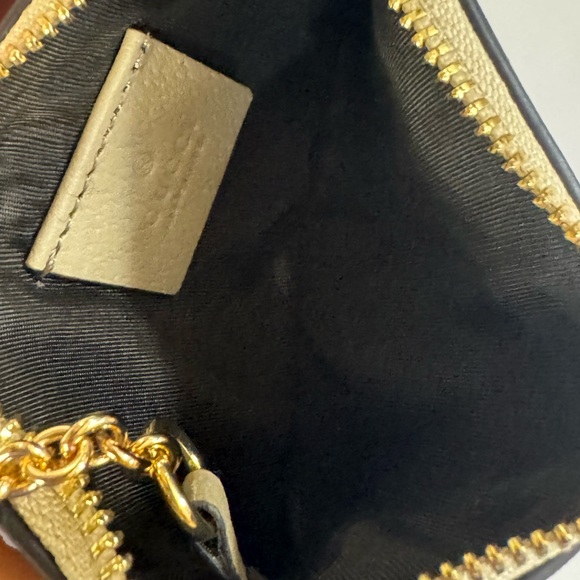 Like new Gucci Beige Monogram Key Pouch GG coin wallet - Picture 6 of 8